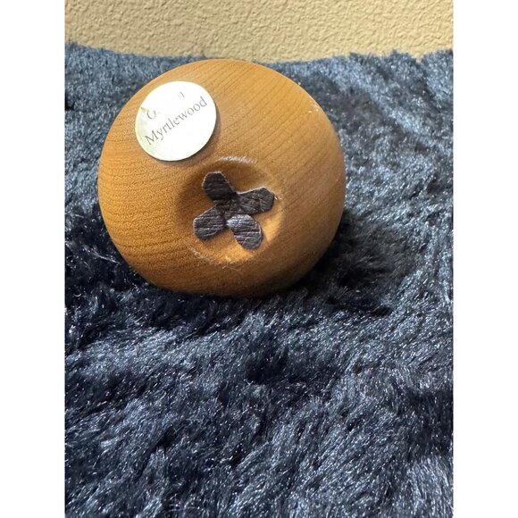 Vintage Handcrafted Oregon Myrtlewood Pear Figurine With Leather Stem - Picture 5 of 6